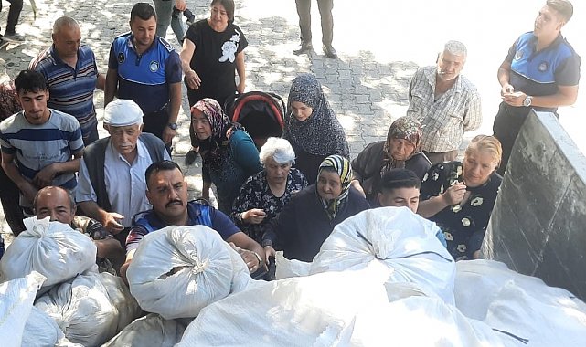 Vatandaşlara ücretsiz patates dağıtıldı