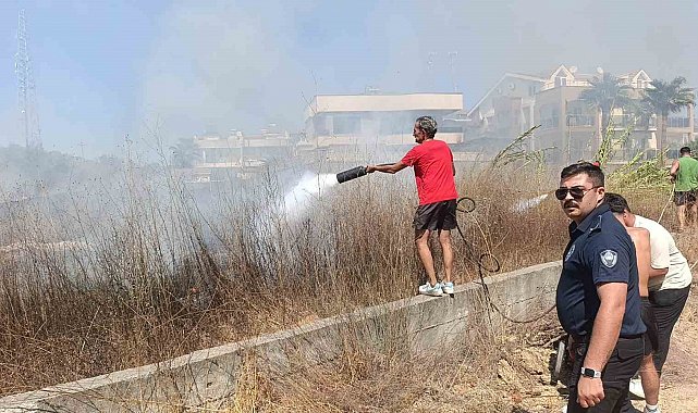 Villaları tehdit eden yangına ilk müdahale otel personeli ve müşterinden geldi