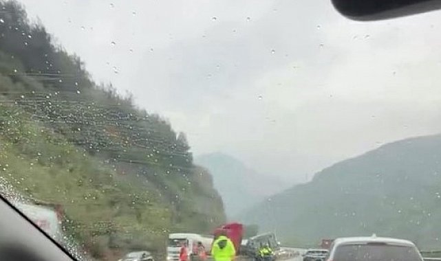 Yağış D-650'de kazayı beraberinde getirdi