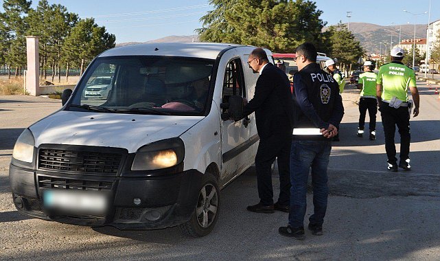 Yalvaç'ta motosiklet ve servis araçlarına yönelik denetimde 392 bin 279 TL para cezası kesildi