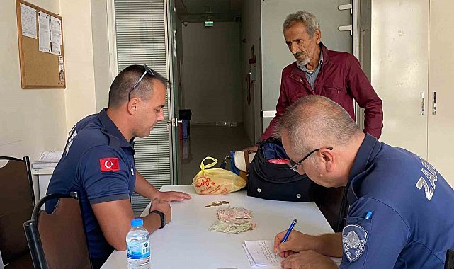 Yarım saate 270 lira toplayan dilenci, zabıtayı bile şaşırttı