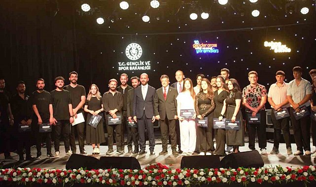 Yarışmacılar performanslarıyla hayran bıraktı