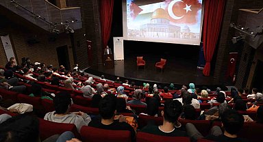 Yeni akademik yılın ilk derslerinde Gazze konuşuldu