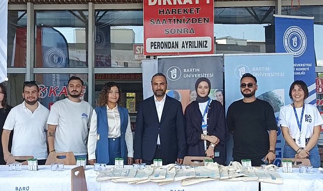 Yeni öğrencileri rektör karşıladı