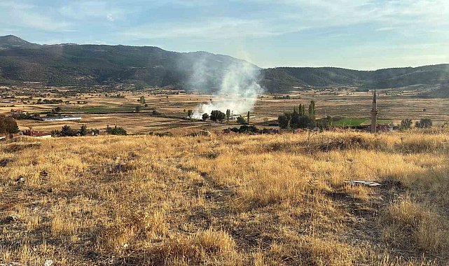 Yeşilova'da arazi yangını