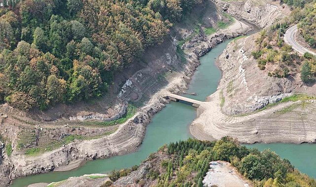 Yuvacık Barajı'nda korkutan seviye: Su seviyesi yüzde 31'e düştü, eski köprü göründü