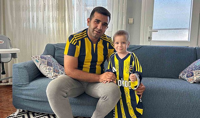 14 ay süren mücadeleyle kanseri yenen Tamer Talha'ya imzalı Fenerbahçe forması hediye edildi