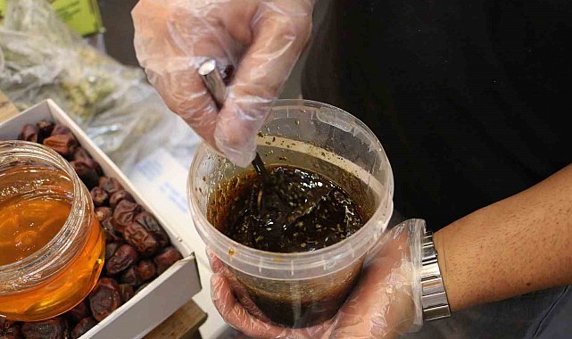 25 bitkiden yaptığı özel karışımla bin bir derde deva oluyor