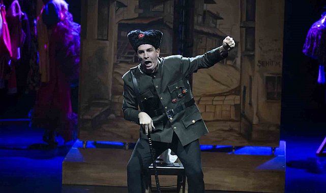 'Eyvah Nadir' oyunu yeniden sahnede