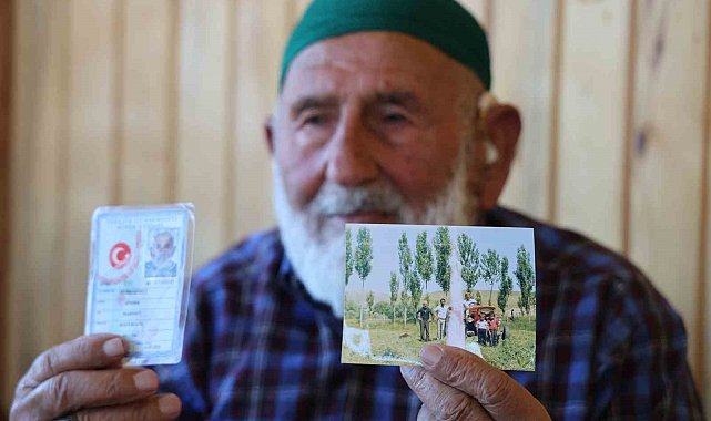 95 yaşındaki Mahmut dede, sağlıklı yaşamın sırrının süt ürünleri olduğunu söyledi