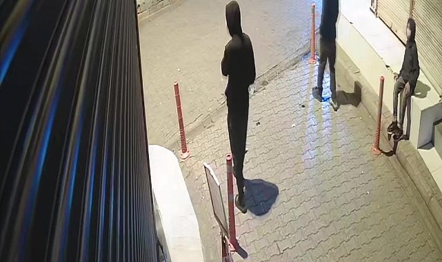 Adana'da 3 kardeşin soygunu kamerada