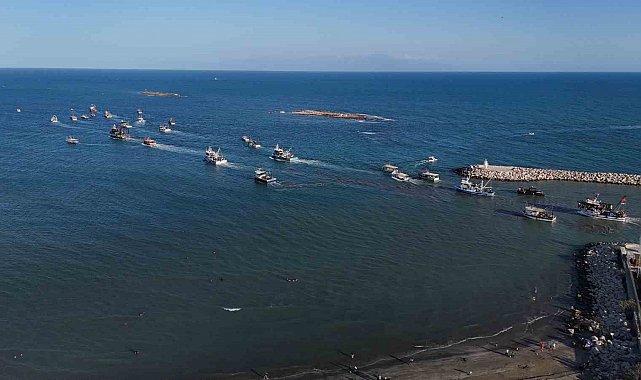Adana'da tekneler Küresel Sumud Filosu'na destek için Akdeniz'e açıldı