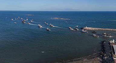 Adana'da tekneler Küresel Sumud Filosu'na destek için Akdeniz'e açıldı