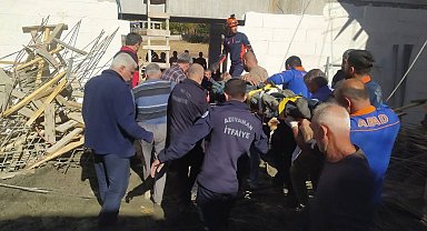Adıyaman'da cami kubbesi çöktü: 5 yaralı