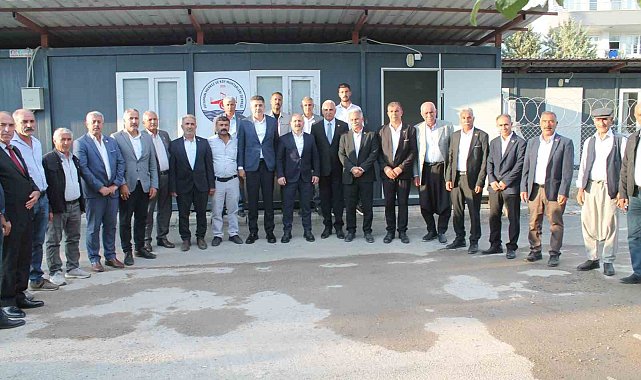 Adıyaman'da il protokolü muhtarlarla bir aray geldi