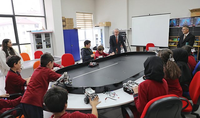 Ağrı'da "KodlAğrı" projesi ile 125 bin öğrenci teknoloji eğitimi alıyor