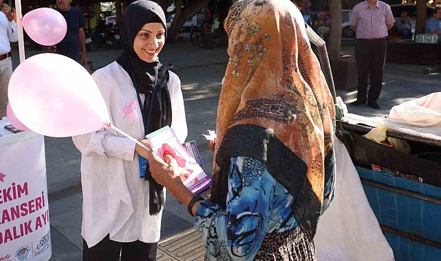 Akdeniz Belediyesinden 'meme kanseri farkındalığı' için pembe kurdele