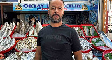 Akdeniz'de teknenin çapa halatına dolanan devasa büyüklükteki köpekbalığı balıkçılara korku dolu anlar yaşattı