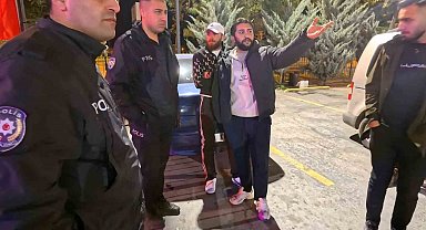 Aksaray'da açıkta alkol alan 2 şahsa kabahatler kanunundan ceza kesildi