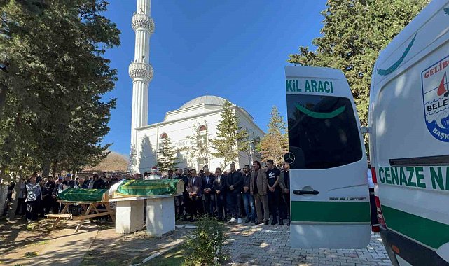 Alabora olan teknede hayatını kaybeden 2 kişi son yolculuğuna uğurlandı