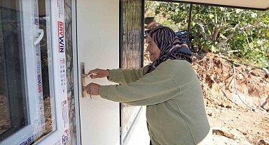 Alanya'da ihtiyaç sahibi aile konteyner evine kavuştu