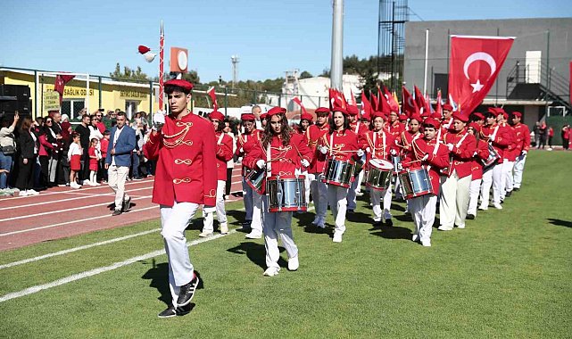 Aliağa Atatürk Stadyumu'nda Cumhuriyet coşkusu