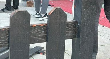 Alkollü sürücü dükkana daldı: 1 yaralı