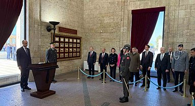 Almanya Şansölyesi Merz, Anıtkabir'i ziyaret etti