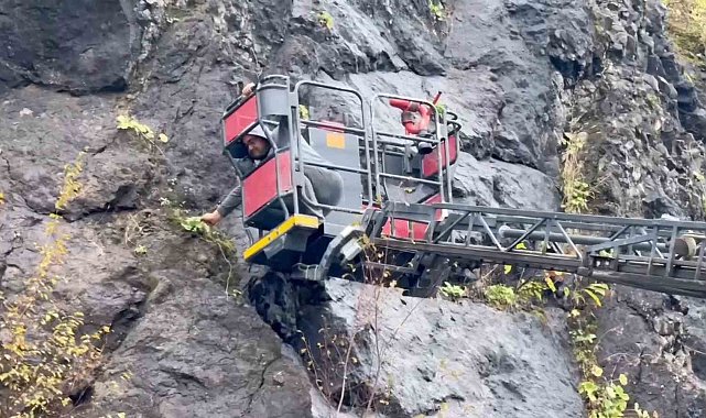 Amasra'da kayalardan sarkan kablolar paniğe neden oldu: 19 yıl önce patlatılan dinamitlerden kaynaklandığı ortaya çıktı