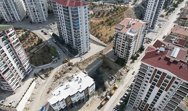 Ankara'da korkutan toprak kayması: 300 kişinin yaşadığı 17 katlı bina boşaltıldı