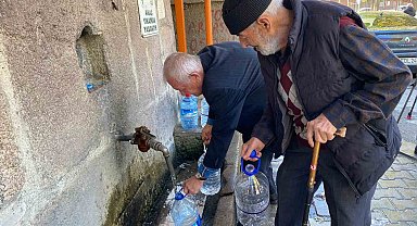 Ankara'da su kuyrukları uzadıkça tepkiler artıyor