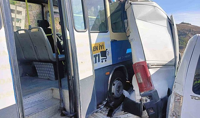 Ankara'da zincirleme kazada 6 araç birbirine girdi: 6 yaralı