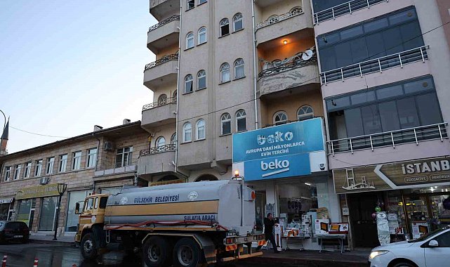 Annesinin cesediyle 1 ay yaşadı