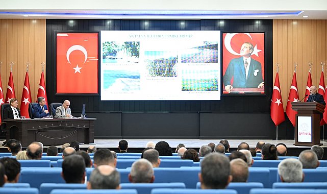 Antalya'da 169 milyar 494 milyon TL'lik 590 proje üzerinde çalışmalar sürüyor