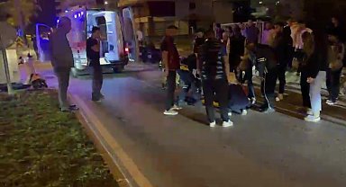 Antalya'da 'U' dönüşü yapan otomobille çarpışan motosiklet sürücüsü yaralandı