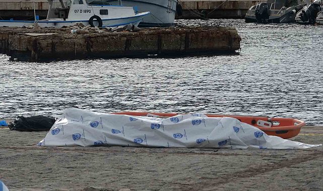 Antalya'da denizde erkek cesedi bulundu