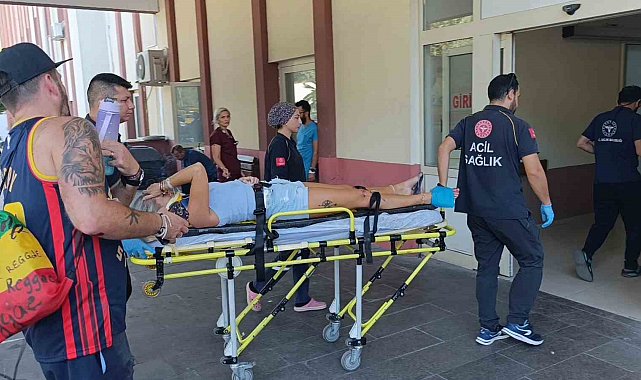 Antalya'da motosiklet devrildi: 2 Hollandalı turist yaralandı