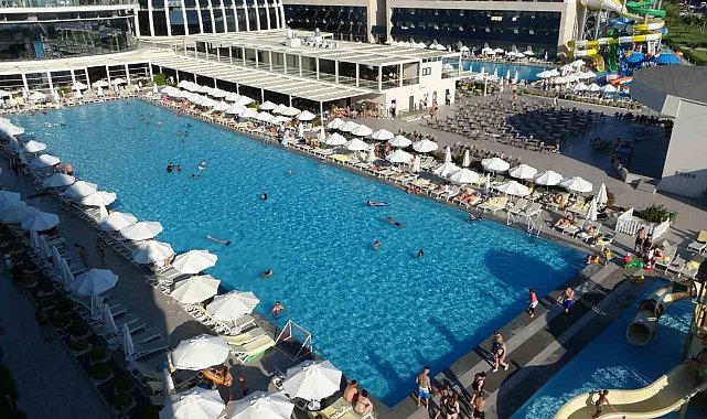 Antalya'da yaz sezonu turizmcilerin beklentilerini karşıladı