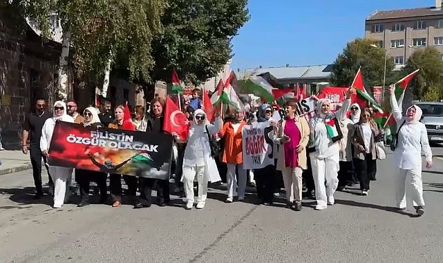 Ardahan'da kadınlar Filistin için yürüdü