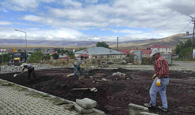 Ardahan'da yol yapım çalışmaları sürüyor