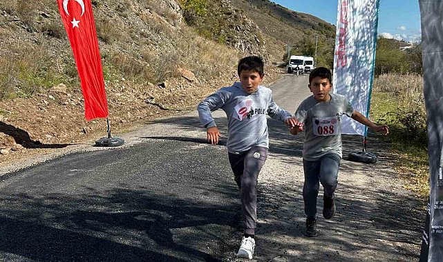 Ardahan'ın koşan yıldızları Posof'ta parladı