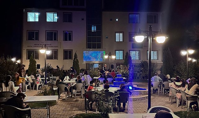 Arıcak ilçesinde açık hava sinema etkinliği