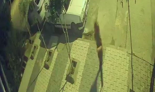 Arnavutköy'de faciadan dönüldü: Freni patlayan araç çocukların arasına böyle daldı