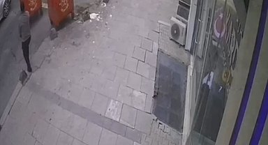 Arnavutköy'de şiddetli rüzgar nedeniyle vatandaşlar zor anlar yaşadı, çöp konteyneri kaydı