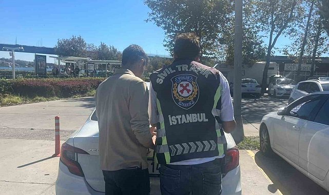Arnavutköy'de trafiği tehlikeye düşüren magandaya 4 bin 153 lira ceza