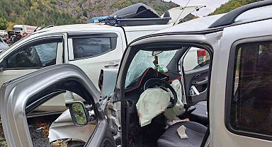 Artvin'de zincirleme trafik kazası: 4 yaralı