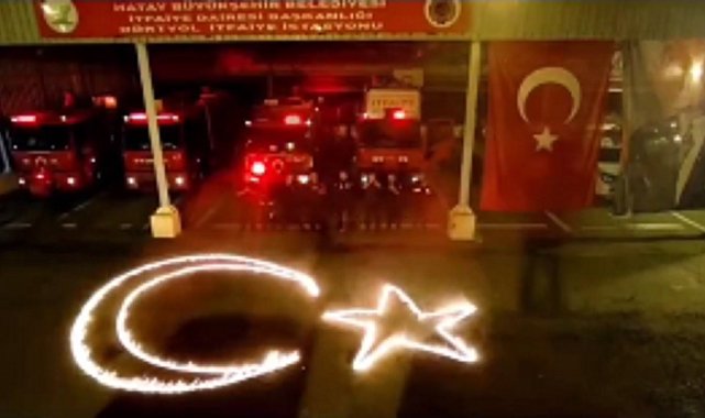 Ateş Savaşçıları 29 Ekim'i alevlerle kutladılar
