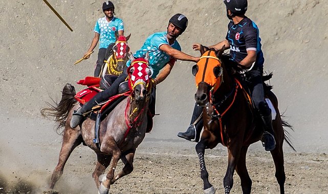 Atlı cirit ön eleme müsabakaları Erzincan'da yapıldı