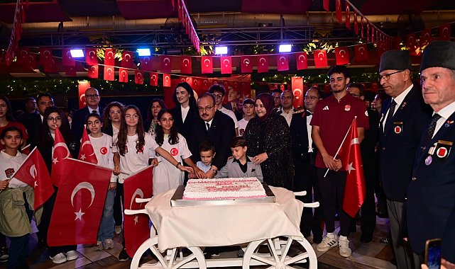 Aydın'da Cumhuriyet coşkusu resepsiyonla taçlandı