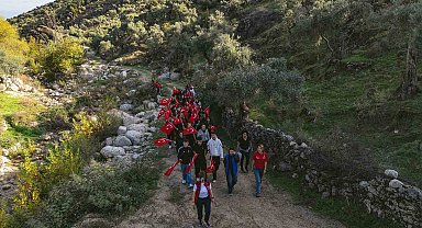 Aydın'da gençler 'Cumhuriyet' için yürüdü